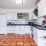 וילה Crerital - By Wehost
